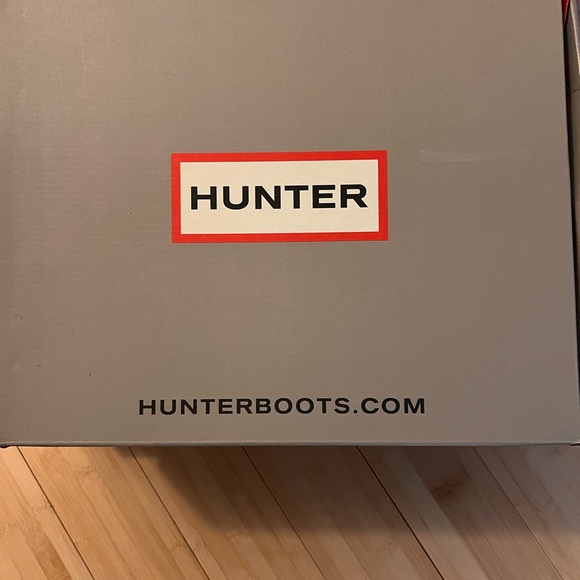 NWT Hunter Black boots in box - Picture 2 of 7